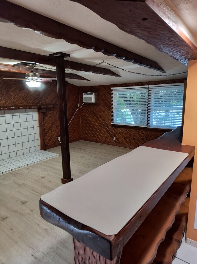 No hay espacio compartido - 5739 Winnetka Ave