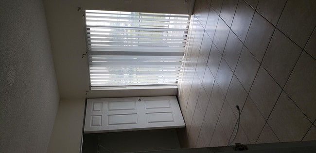 Building Photo - 2 bedroom in West Park FL 330