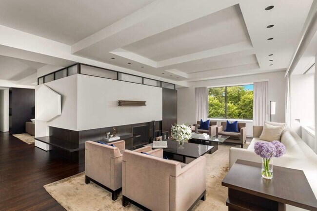 Foto del edificio - 230 Central Prk W