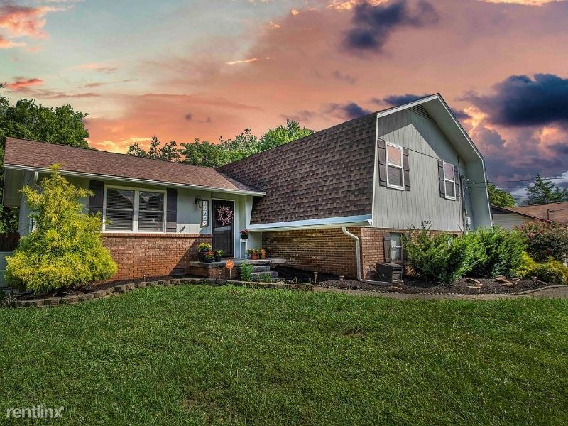 Primary Photo - 4 br, 3 bath House - 11317 Silver Springs Dr