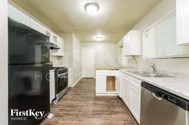 Building Photo - 5534 Petite Ct