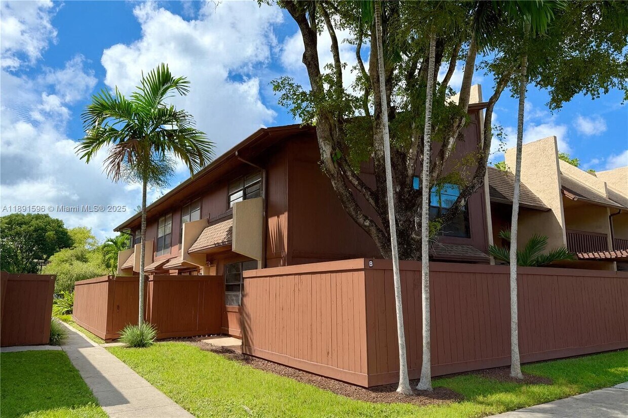 Foto principal - 6451 SW 116th Ct