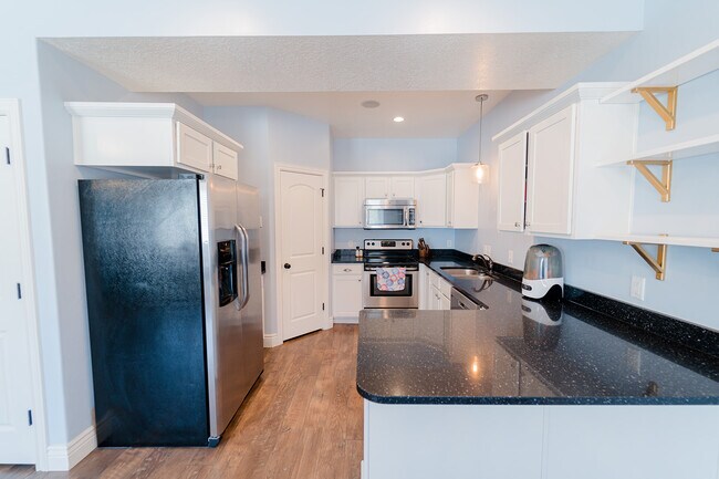 Building Photo - 754 S 150 E