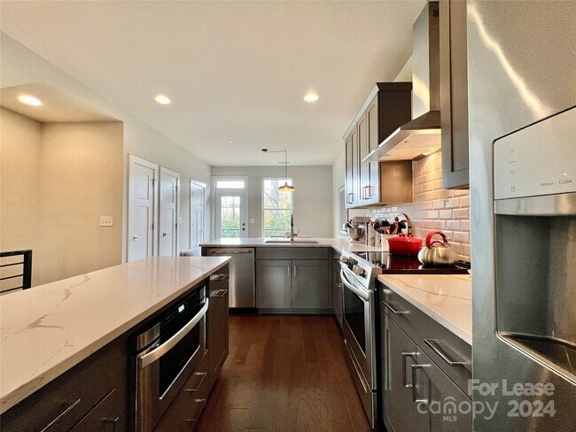 Foto del edificio - 2639 Norfolk Ave