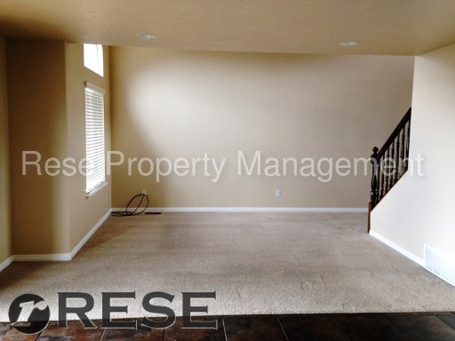 Building Photo - Beautiful Cedar Hills Townhome