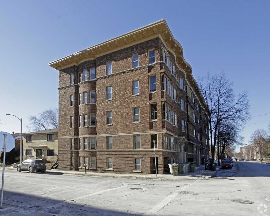Building Photo - 1303-1309 W Kilbourn Ave