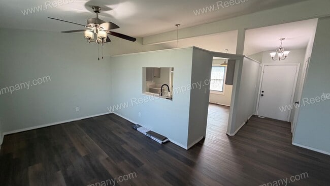 Building Photo - Newly updated 3 bedroom house