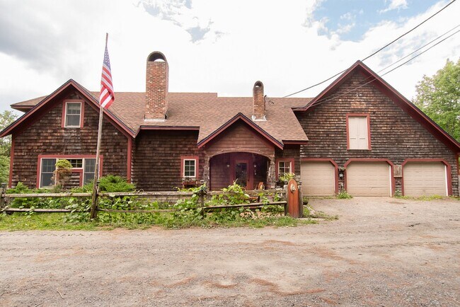 Foto del edificio - 477 Dunham Rd