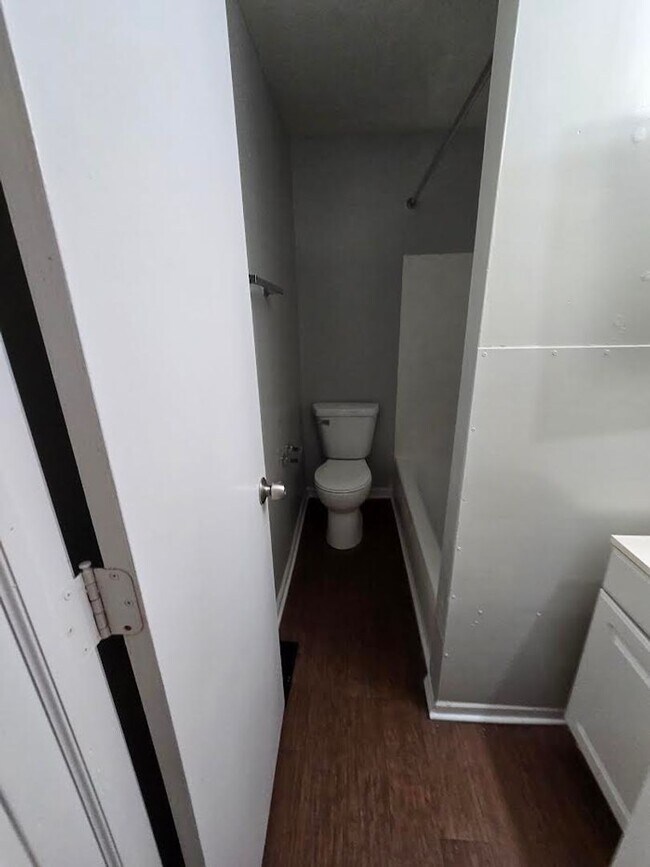 Foto del edificio - Spacious Two Bedroom Duplex Near New York ...