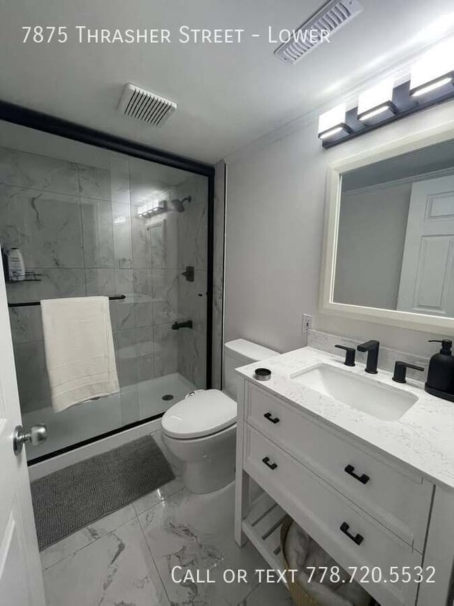 Building Photo - Cozy 1 Bedroom Lower Suite