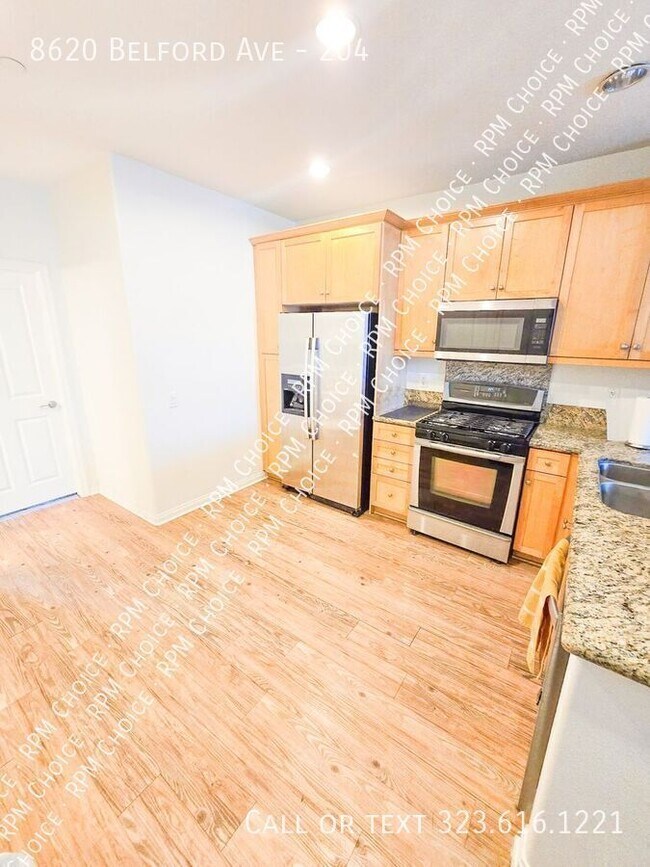 Foto del edificio - 8620 Belford Ave