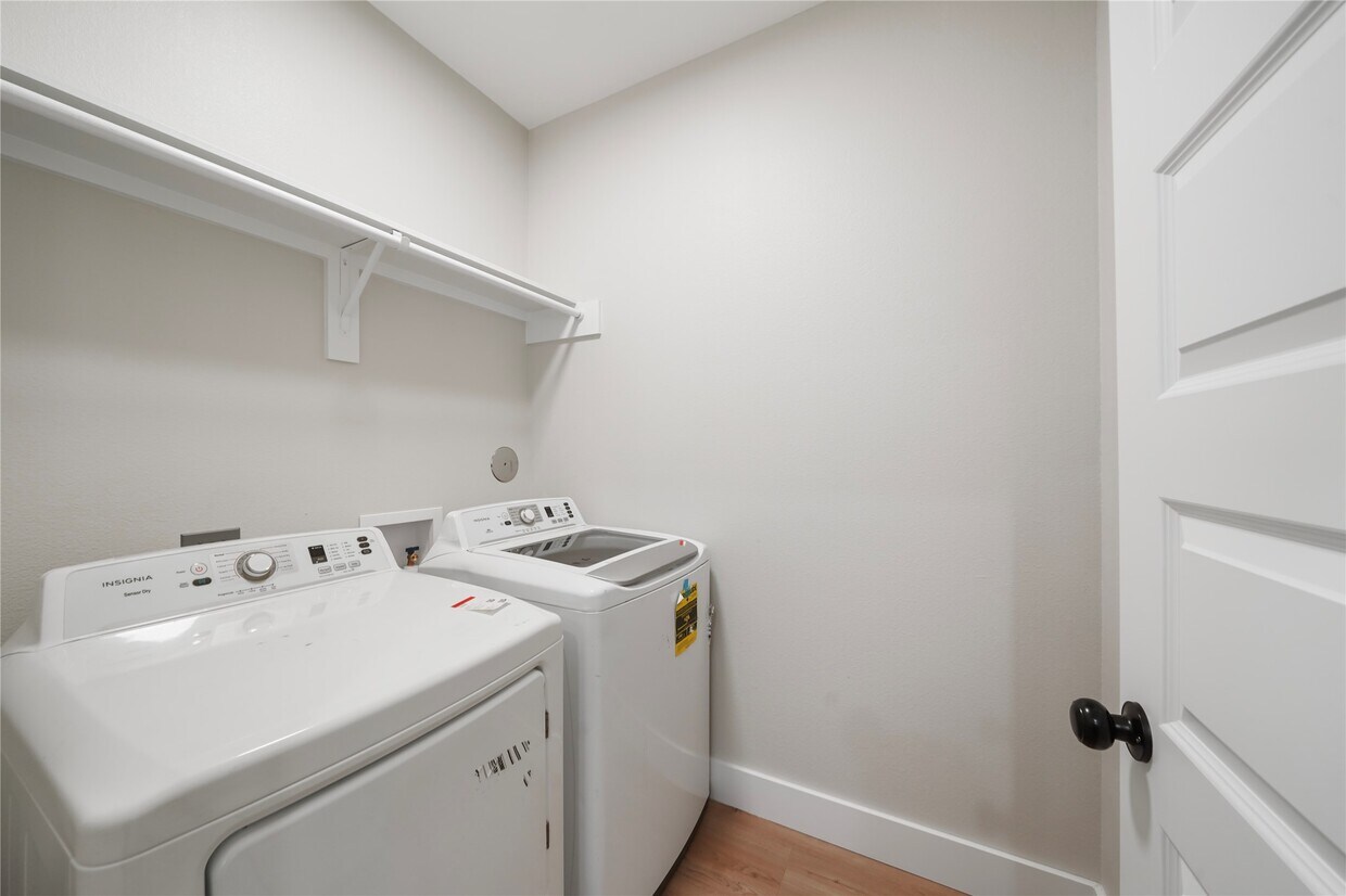 Foto del edificio - 402 E 37th St