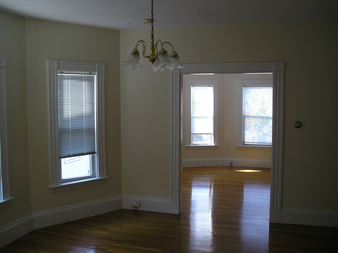 Foto principal - 953 Main St