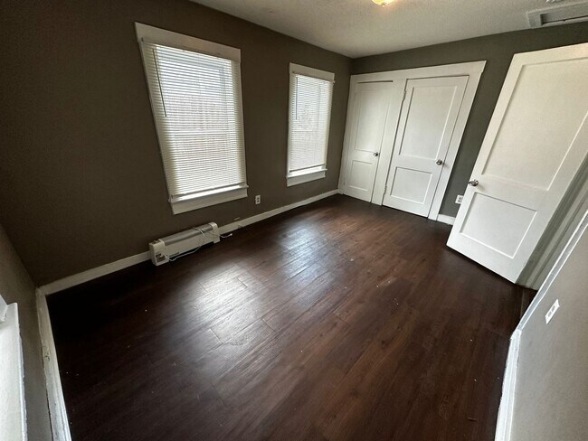 Foto del edificio - 1/1 with Private Yard Coming available soon