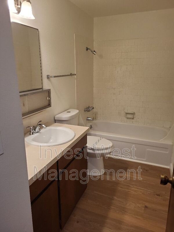 Building Photo - 3408 E 18th St