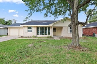 Building Photo - 7103 Lugary Dr
