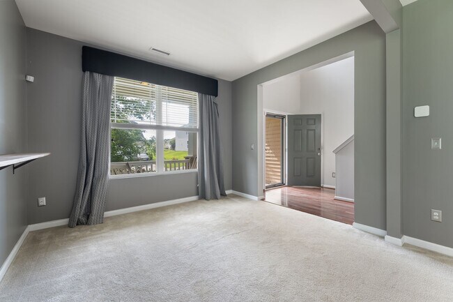Building Photo - Welcoming 3BR Home Near Downtown
