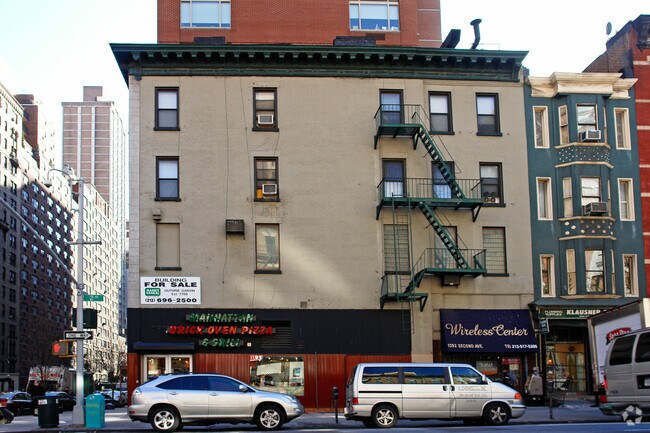 Foto del edificio - 300 E 72nd St