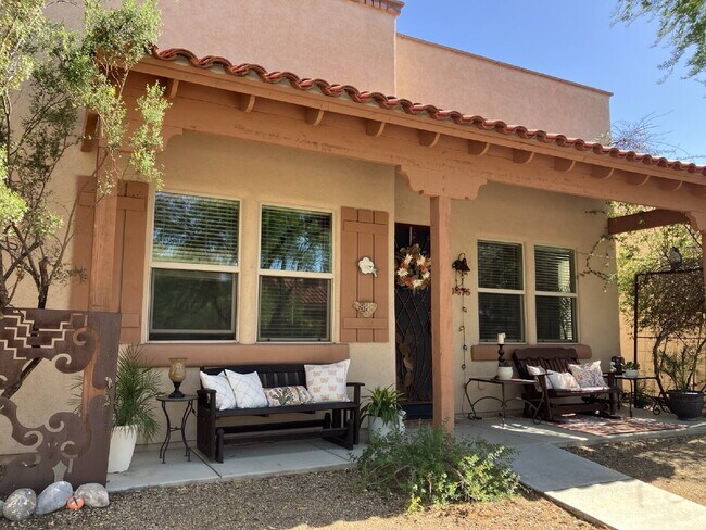 Foto del edificio - "Charming 3-Bed, 2-Bath Oasis in Tucson – Spacious 1717 Sq Ft Gem!"