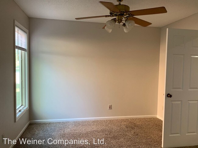 Building Photo - 1709 Willow Ct
