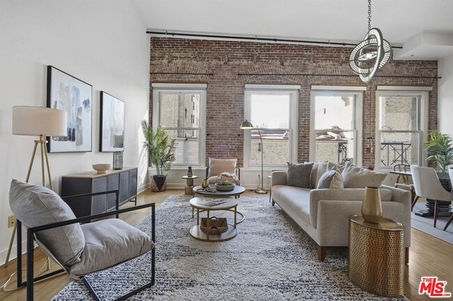 Building Photo - 253 S Broadway