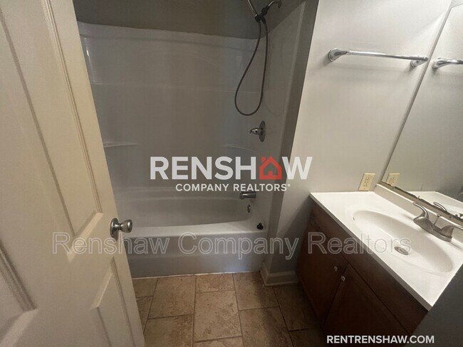 Building Photo - 948 Bear Creek Rd