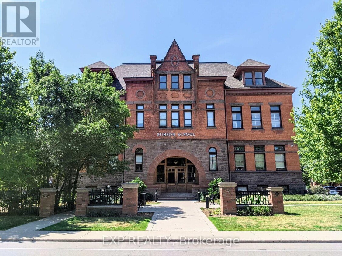 Photo principale - 200-200 Stinson St