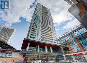 Building Photo - 17 Bathurst St