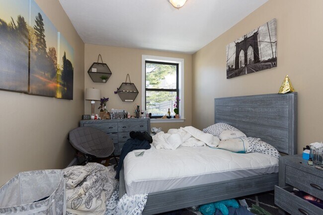 Foto del edificio - 4-Bedroom Apartment in Allston | 9/1 Move-In | Student Friendly