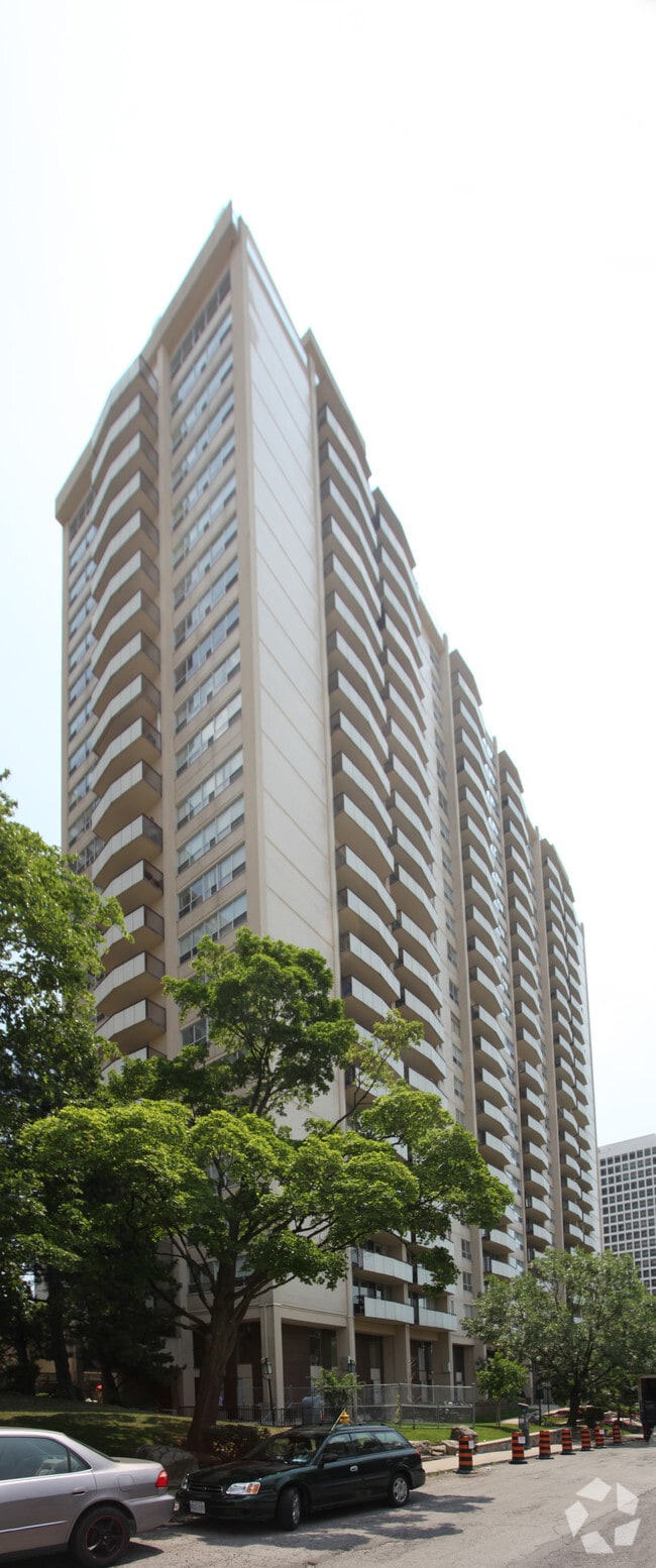 Building Photo - 400 Walmer Road