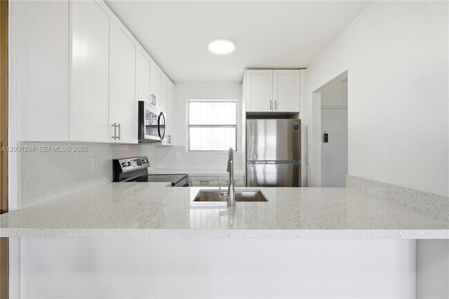 Foto del edificio - 2950 SW 3rd Ave