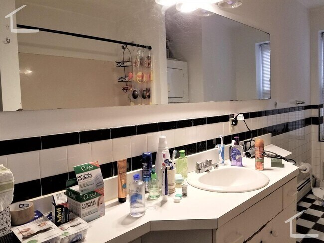 Photo - 2 bed steps to NorthEastern Apartment