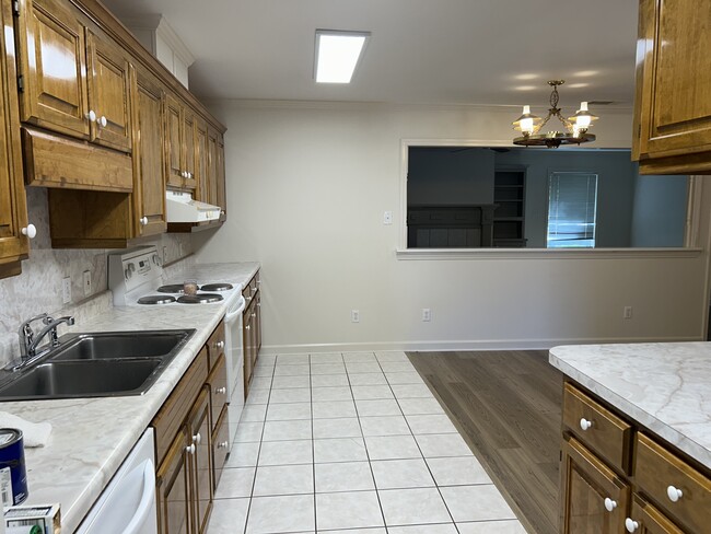 Building Photo - 101 Nemours Ct