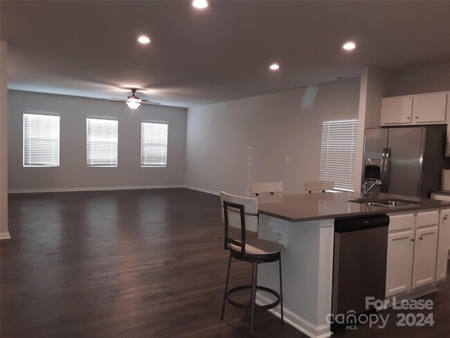 Foto del edificio - 8504 Gold Rush Ct