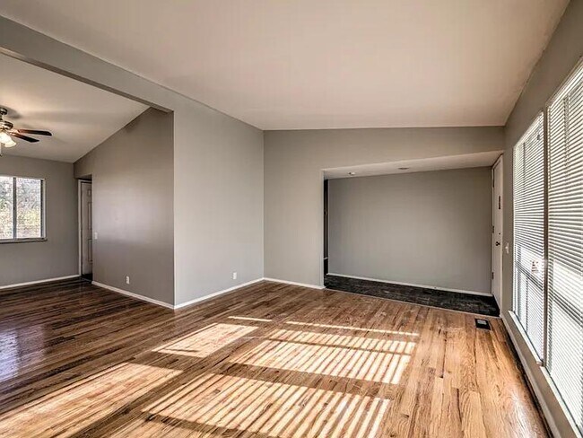 Foto del edificio - 13630 New Halls Ferry Road