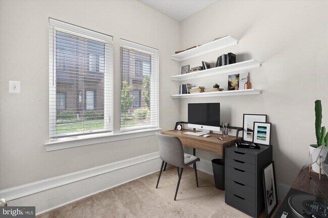 Foto del edificio - 8156 Tompkins St