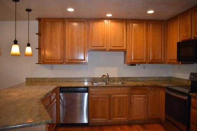 Building Photo - 4173 El Camino Real