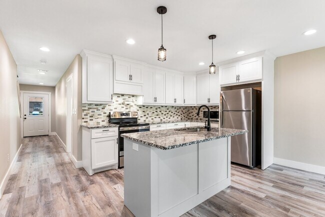 Foto del edificio - 1604 W Johnson St