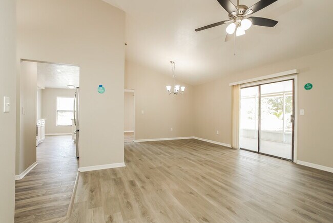 Foto del edificio - 518 Carlsbad Dr