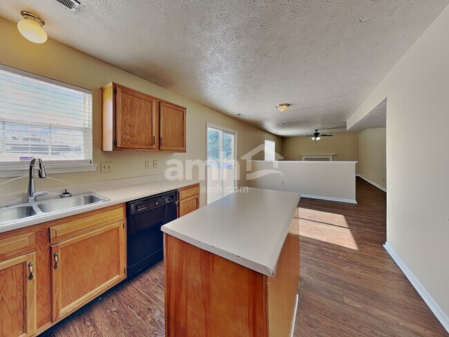 Foto del edificio - 2947 Hazelview Ln