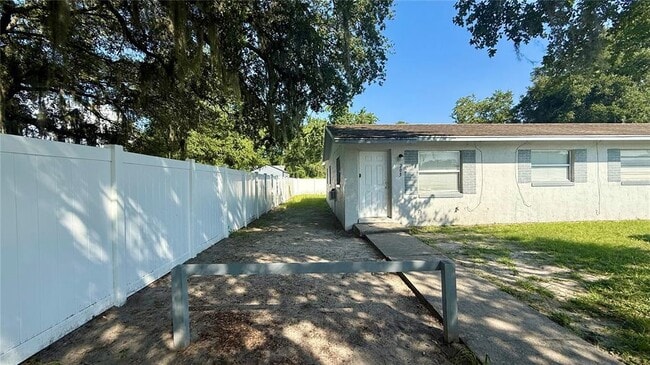 Building Photo - 205 Mill St