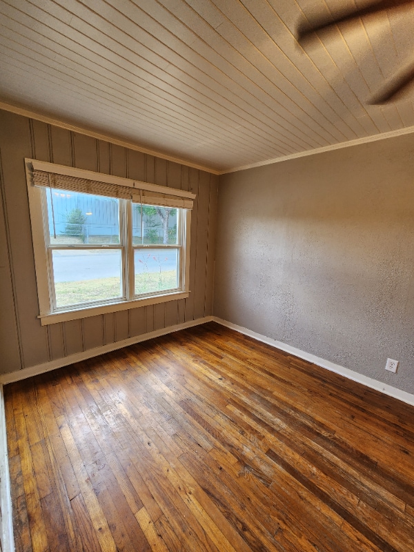 Building Photo - 2300 W Lowden St