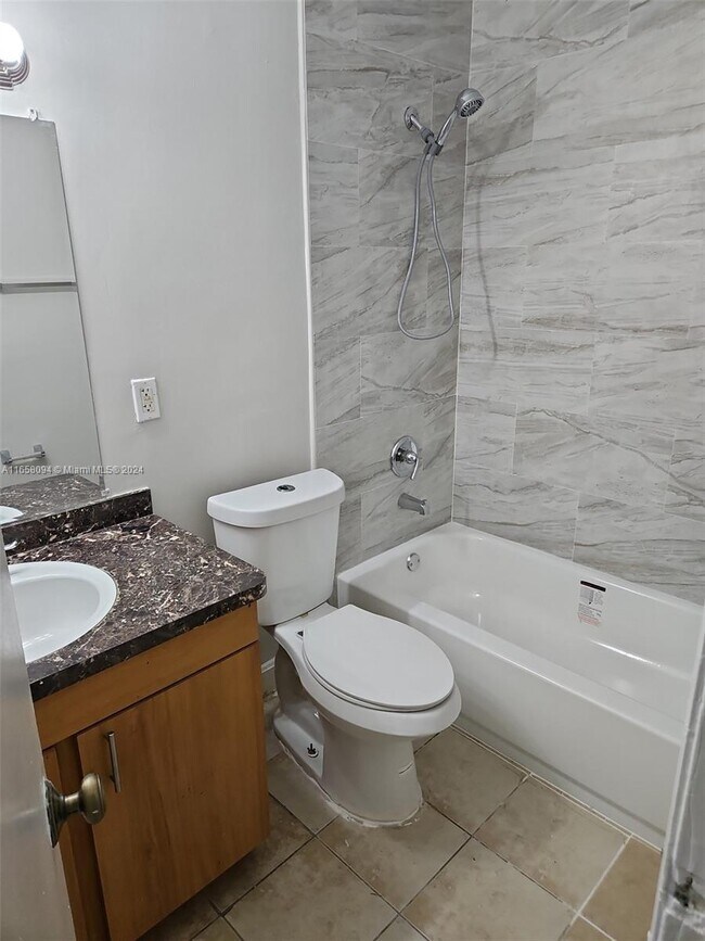 Building Photo - 1249 SW 46th Ave