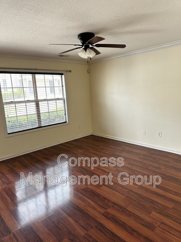 Foto del edificio - 4755 Forest Landing Way