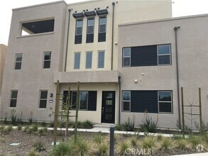 Building Photo - 125 Stellar
