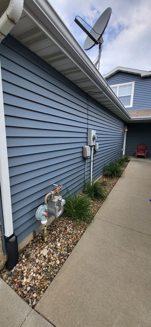 Building Photo - non-smoking townhouse in SW Rochester 2bed...