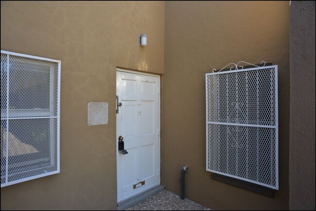 Foto del edificio - Commercial Property Available