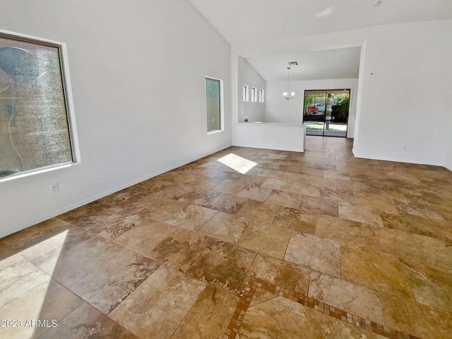 Foto del edificio - 15877 W Statler St