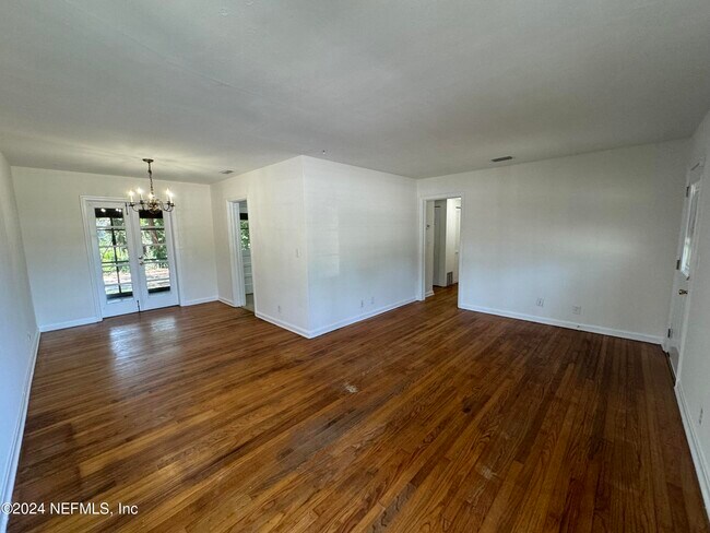Foto del edificio - 4726 Timuquana Rd