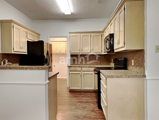 Foto del edificio - 2036 Benjamin Drive
